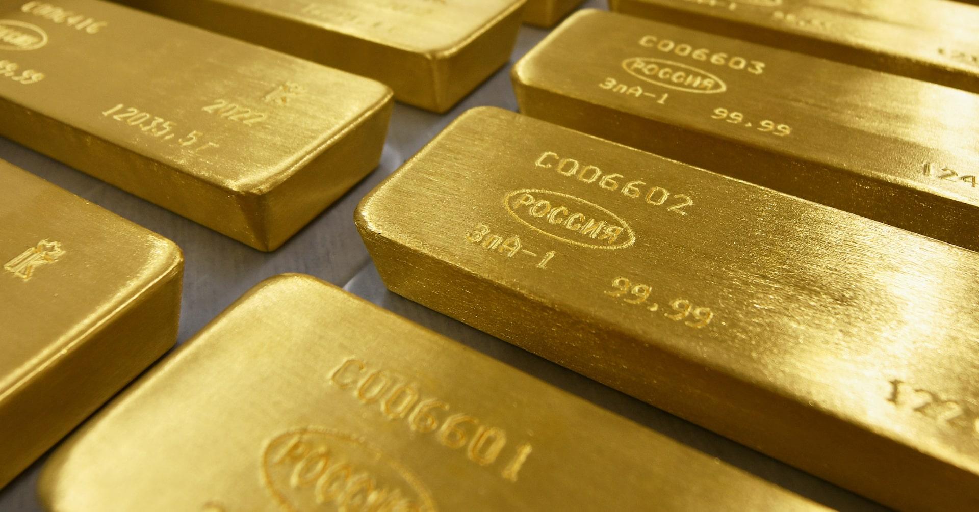 Gold amid the slow unravelling