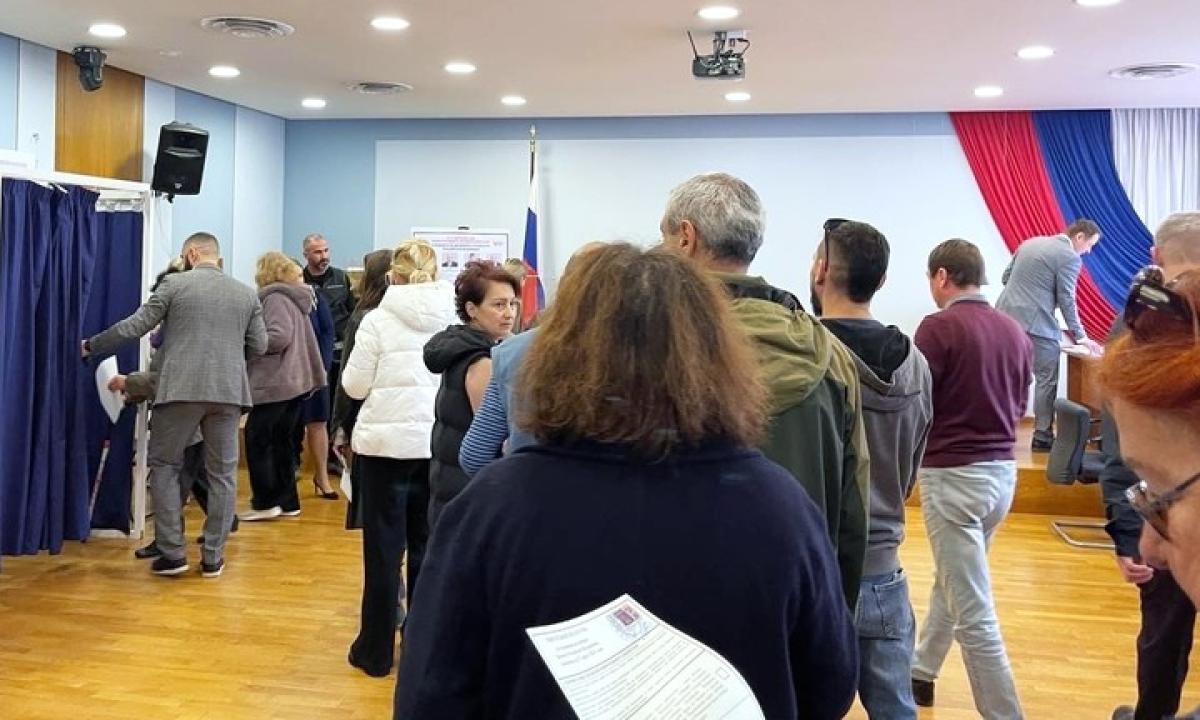 Russische Präsidentschaftswahlen: Historische Wahlbeteiligung zeigt die Wichtigkeit der Rekordwahl von Präsident Putin - Kurzmeldung