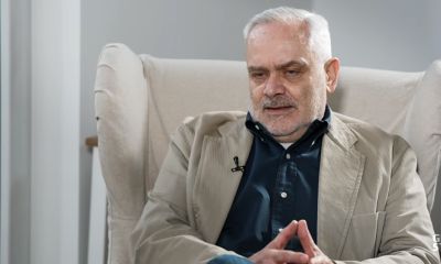 Patrik Baab interviewt Jacques Baud in Brüssel